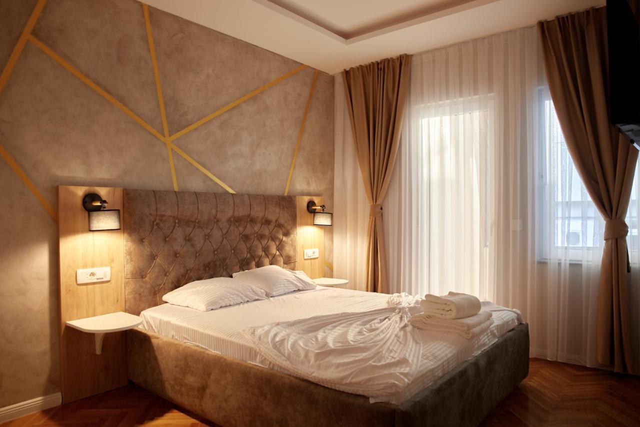 Amico Hotel Pristina Exteriör bild
