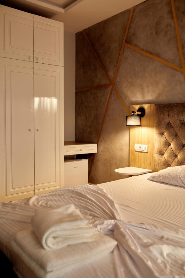Amico Hotel Pristina Exteriör bild