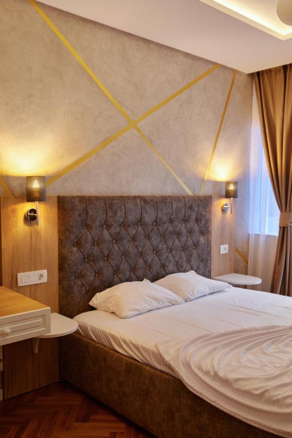 Amico Hotel Pristina Exteriör bild