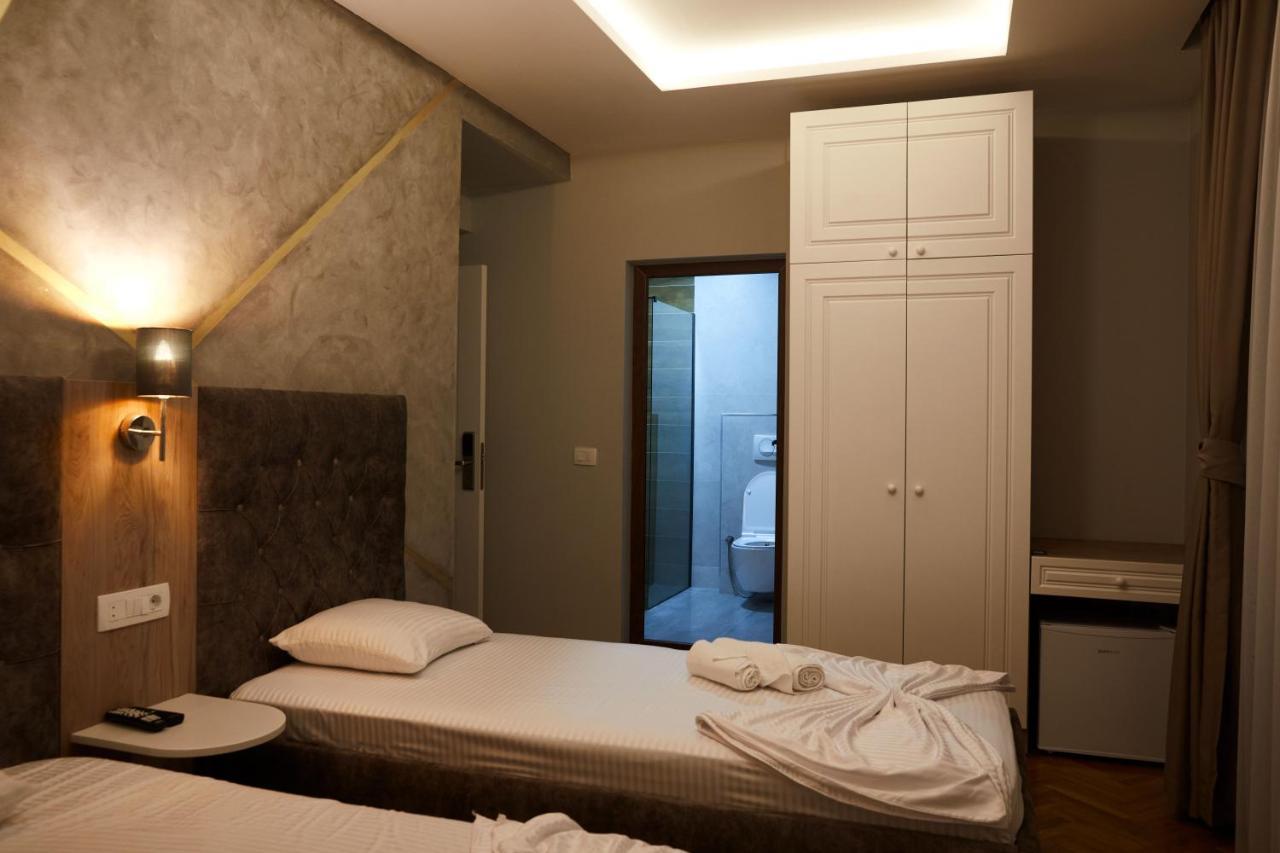 Amico Hotel Pristina Exteriör bild