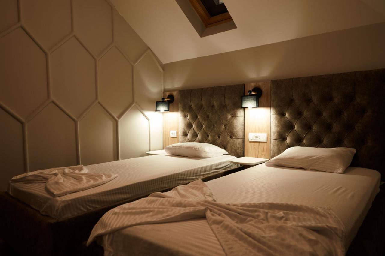 Amico Hotel Pristina Exteriör bild