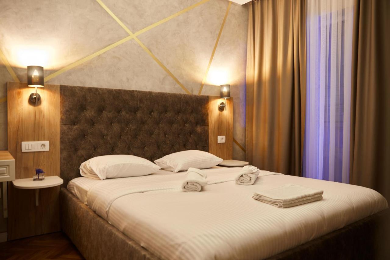 Amico Hotel Pristina Exteriör bild