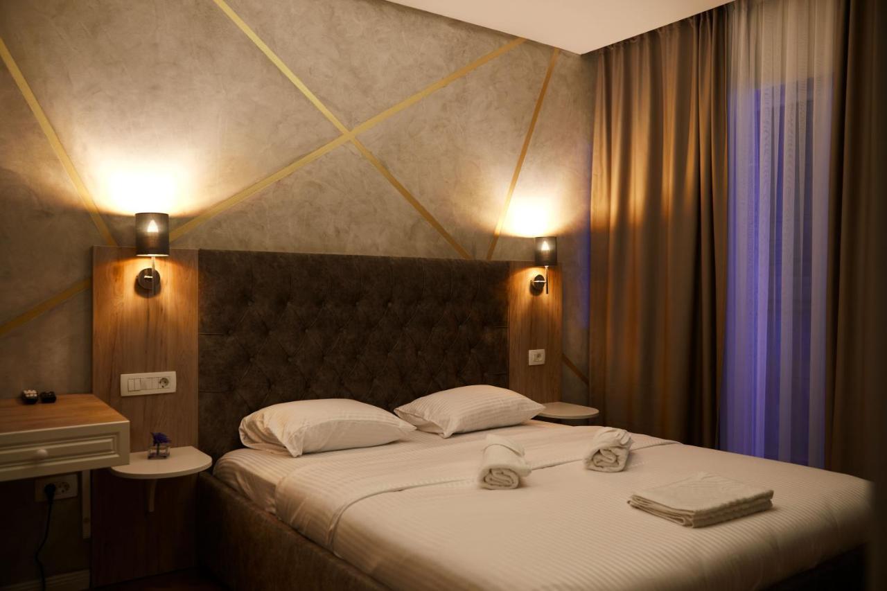 Amico Hotel Pristina Exteriör bild