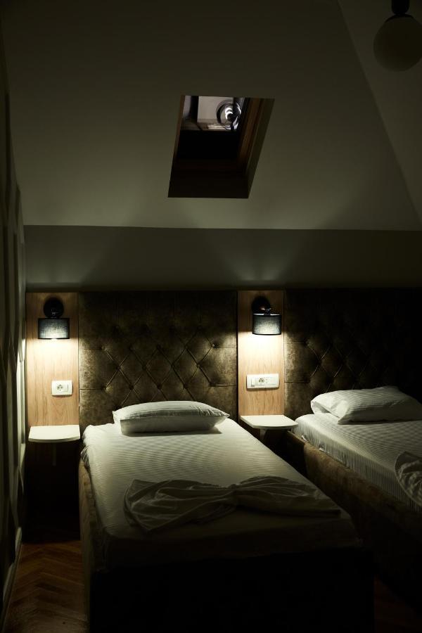 Amico Hotel Pristina Exteriör bild